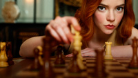 Сериал Ход Королевы - Сильная девочка Бэт и ее шахматы